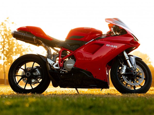2007-2014 Ducati 848 Motorcycle Fairings - Red Glossy Black