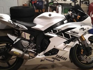 2006-2007 Yamaha YZF 600 R6 Motorcycle Fairings - White Glossy Black Motul Michelin